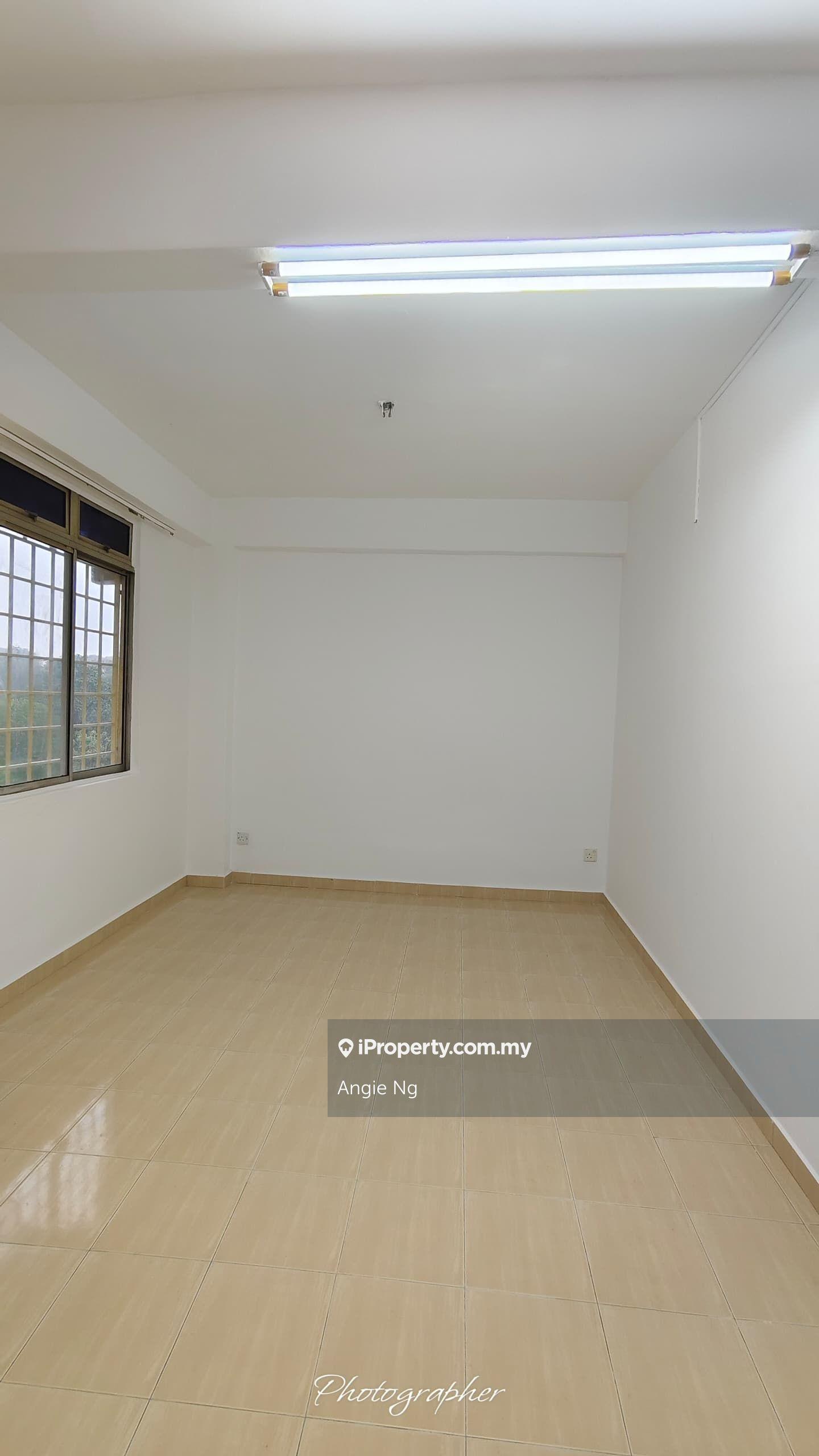 Flat for Sale in Taman Setia Rawang Flat by Angie Ng - iProperty.com.my