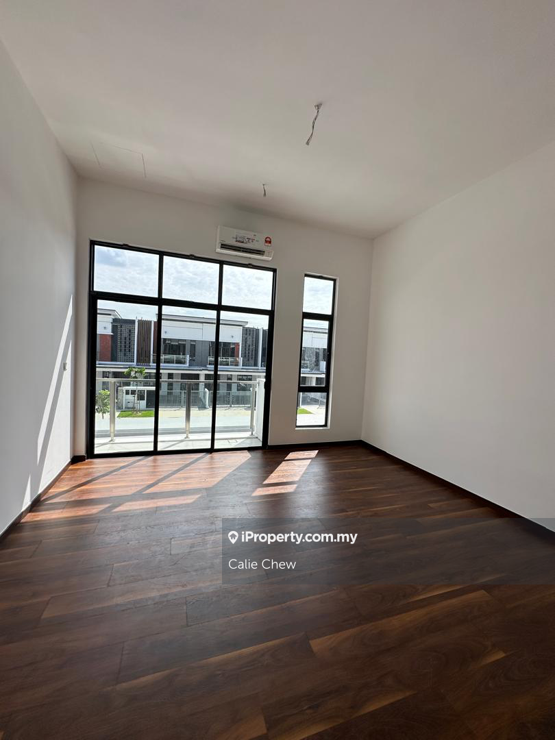 Rumah Berangkai 2 Tingkat untuk Dijual di Setia Indah, Setia Alam oleh Calie Chew - iProperty.com.my