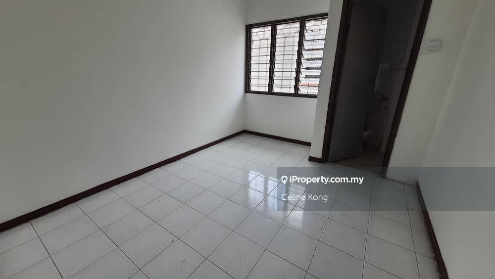 Rumah Berangkai 2 Tingkat untuk Dijual di Usj 1, Subang Jaya oleh Celine Kong - iProperty.com.my