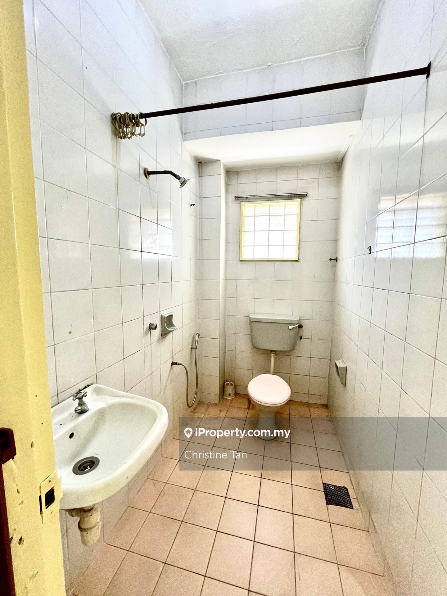 Rumah Berangkai 2 Tingkat untuk Dijual di Taman Alam Megah, Shah Alam oleh Christine Tan - iProperty.com.my