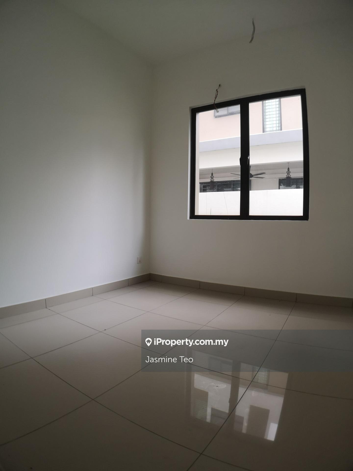 Rumah Berkembar untuk Dijual di Setia Utama 1, Setia Alam oleh Jasmine Teo - iProperty.com.my