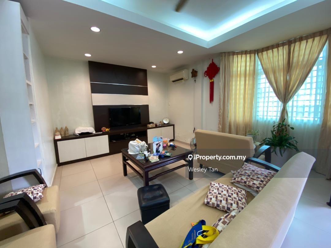 Rumah Berangkai 2 Tingkat untuk Dijual di Taman Merak Mas 2 Storey Corner Big Land For Sale, Bukit Baru oleh Wesley Tan - iProperty.com.my