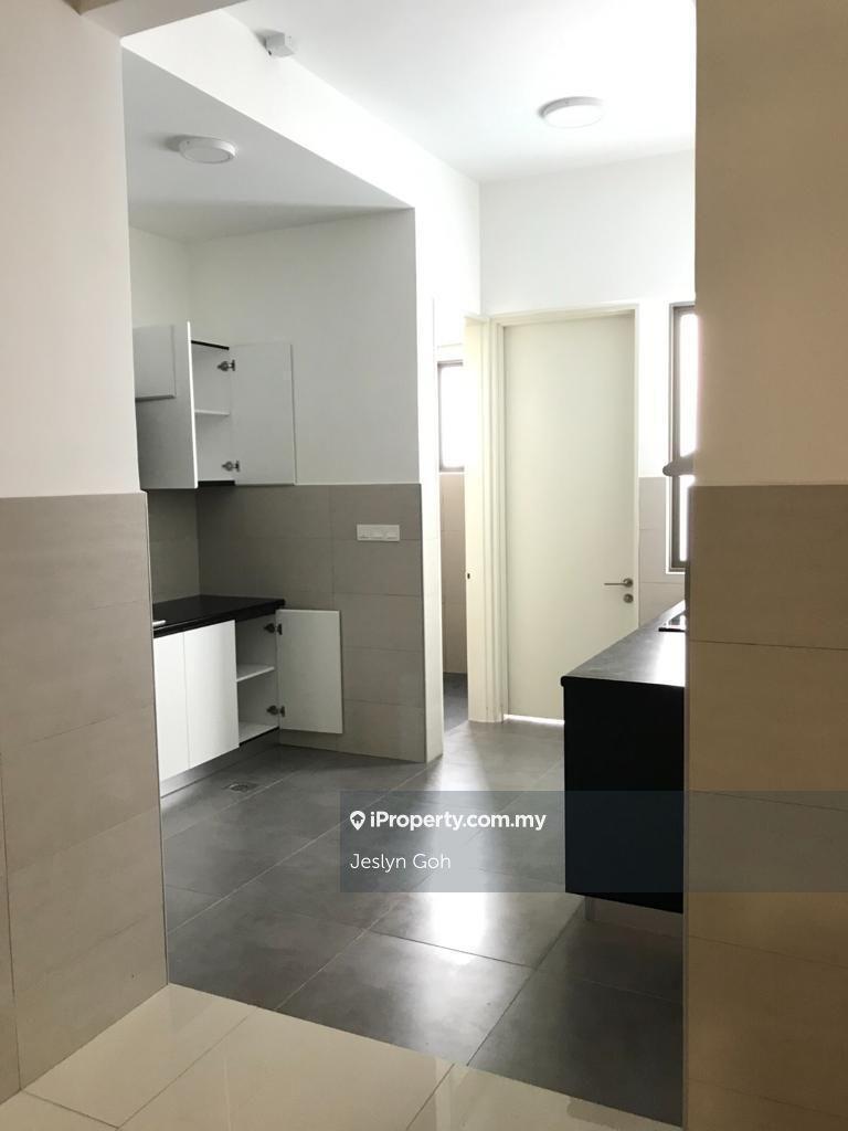 Rumah Berangkai 3 Tingkat untuk Dijual di Lake Point Residences Villa, Cyberjaya oleh Jeslyn Goh - iProperty.com.my