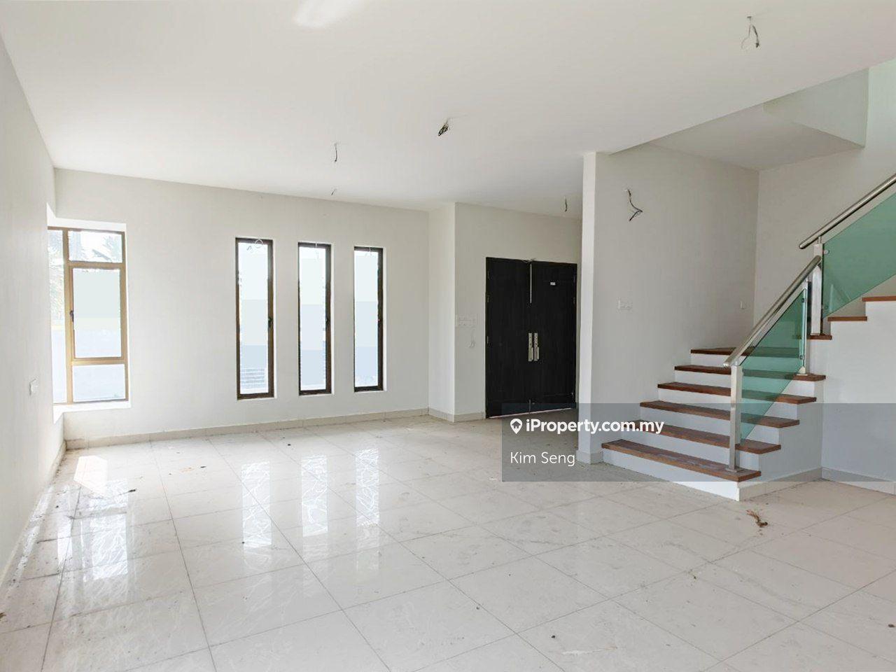 Rumah Berangkai 2 Tingkat untuk Dijual di Taman Tasik Indah, Kluang oleh Kim Seng - iProperty.com.my