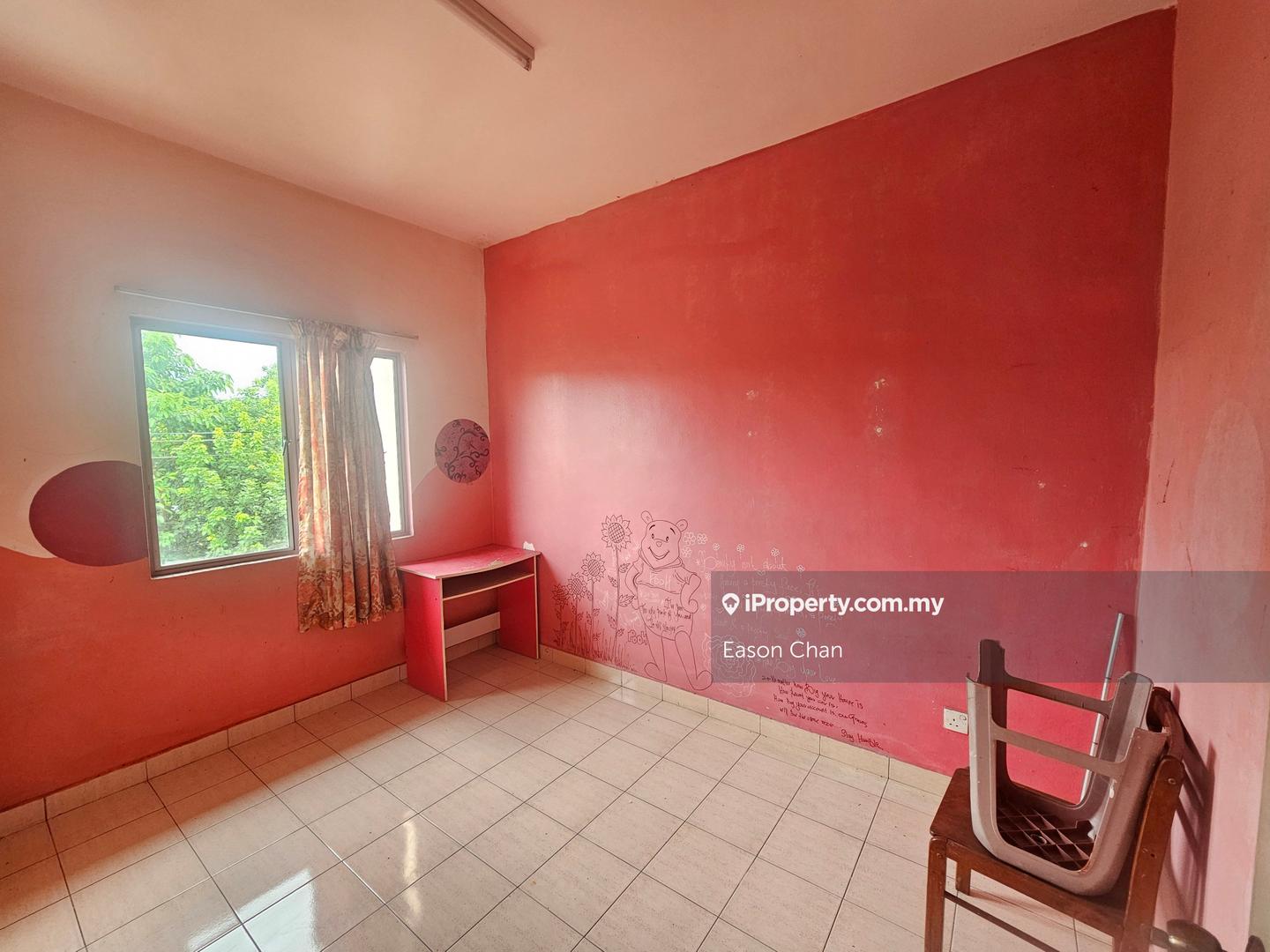 Rumah Berangkai 2 Tingkat untuk Dijual di Pusat Bandar Putra Permai, Seri Kembangan oleh Eason Chan - iProperty.com.my