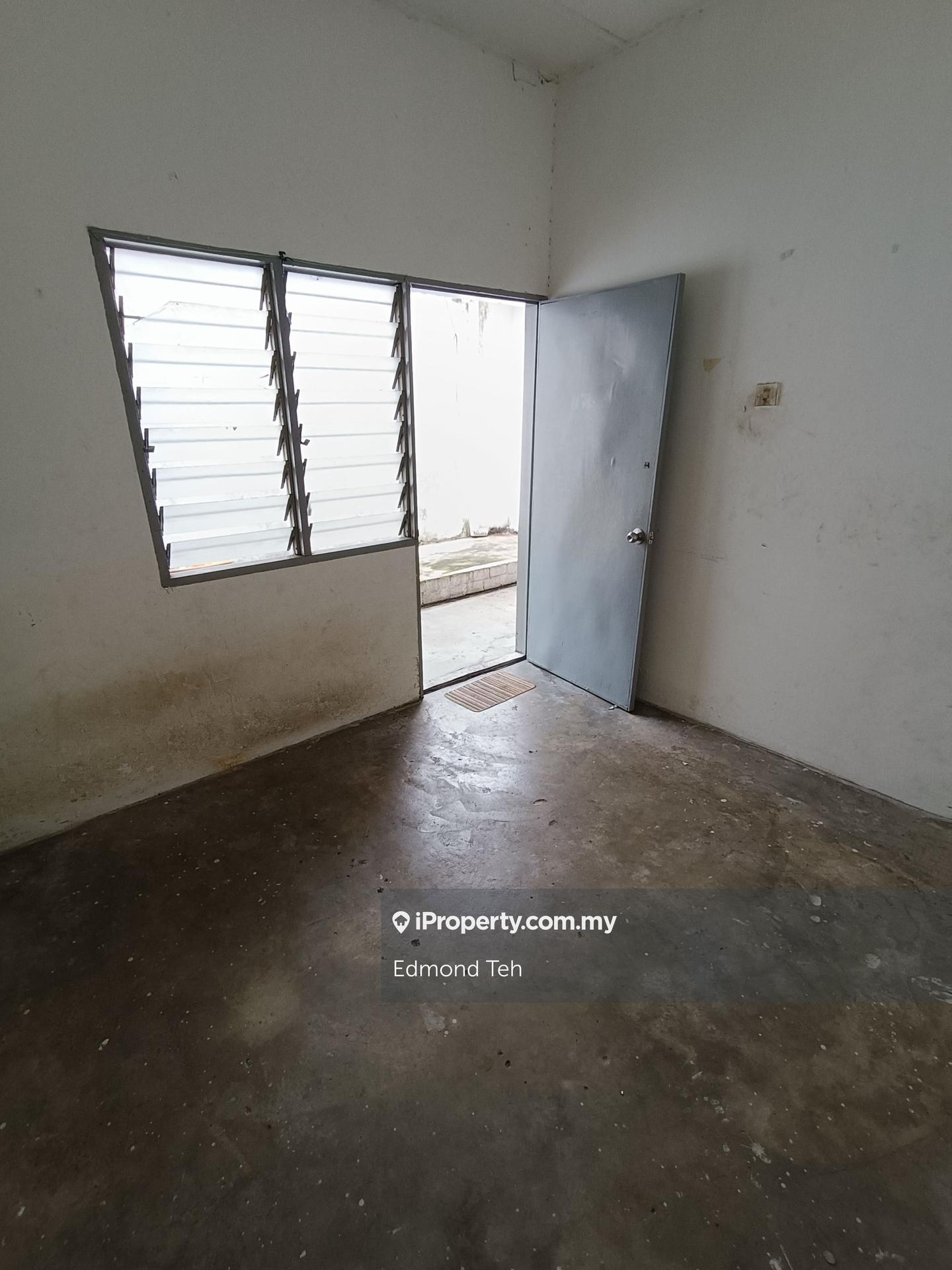 Shop for Sale in Taman Bukit Mewah, Kajang by Edmond Teh - iProperty.com.my
