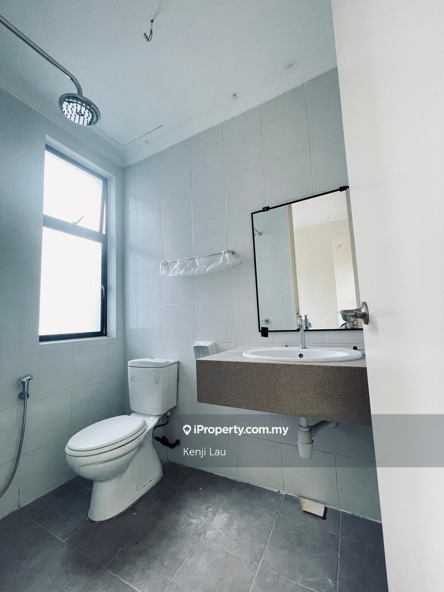 Rumah Bandar untuk Dijual di Bandar Tun Hussein Onn, Cheras oleh Kenji Lau - iProperty.com.my