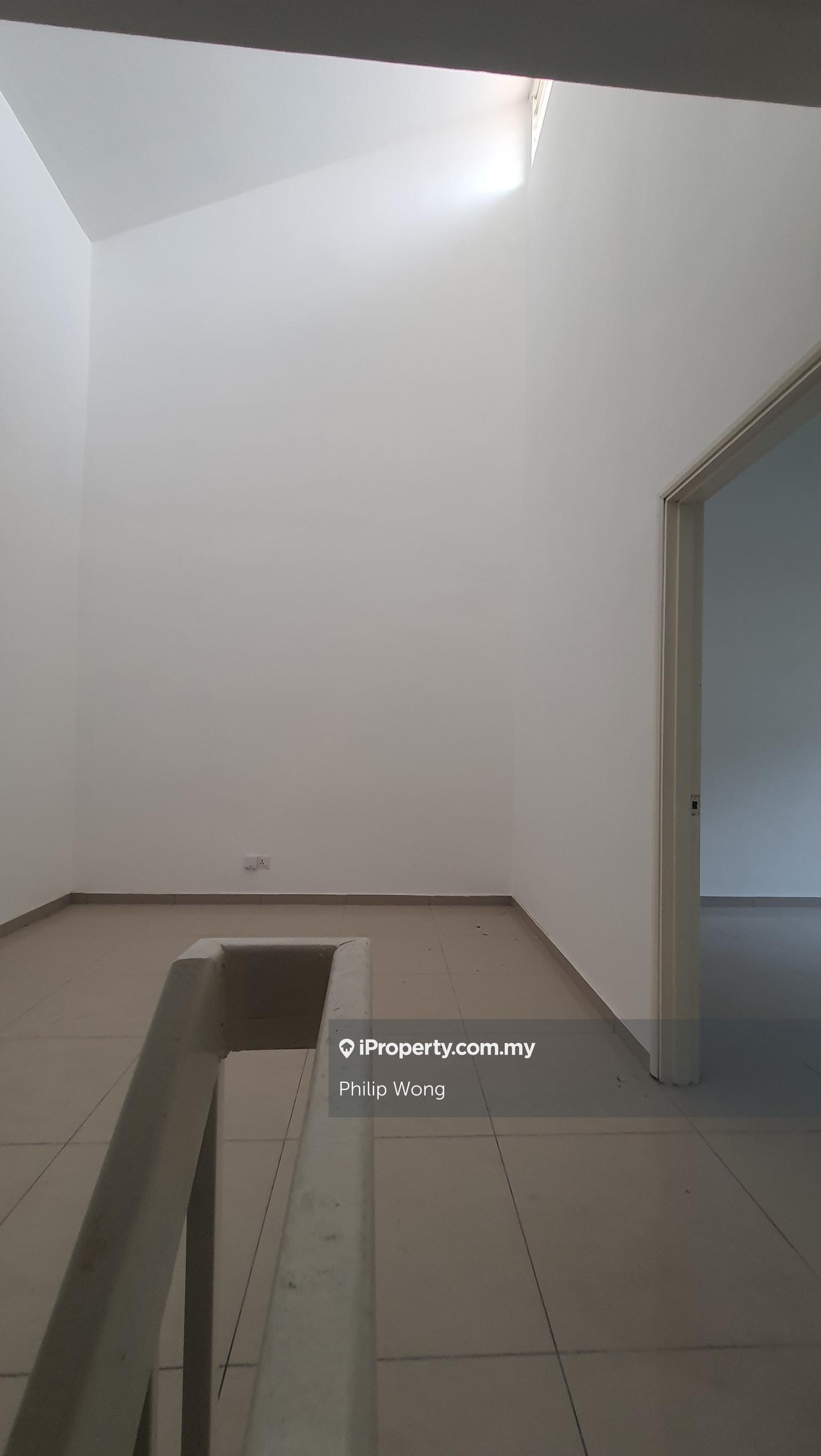 Rumah Berangkai 2 Tingkat untuk Dijual di Taman Serdang Raya, Seri Kembangan oleh Philip Wong - iProperty.com.my
