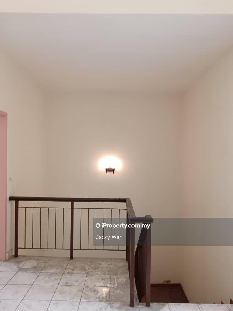 Rumah Berangkai 2 Tingkat untuk Dijual di Taman Putra Impiana, Puchong oleh Jacky Wan - iProperty.com.my