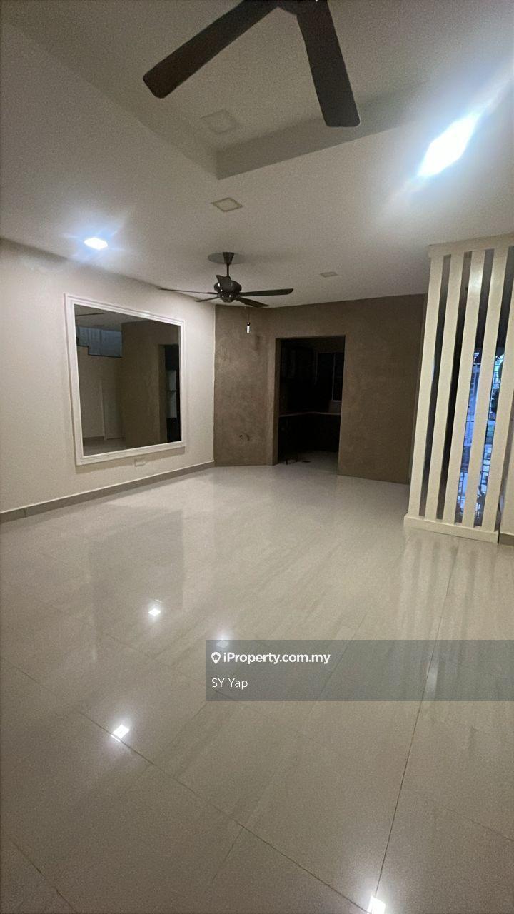 Rumah Berangkai 3 Tingkat untuk Disewa di Adiva Courtyard Desa Parkcity, Desa Parkcity oleh SY Yap - iProperty.com.my