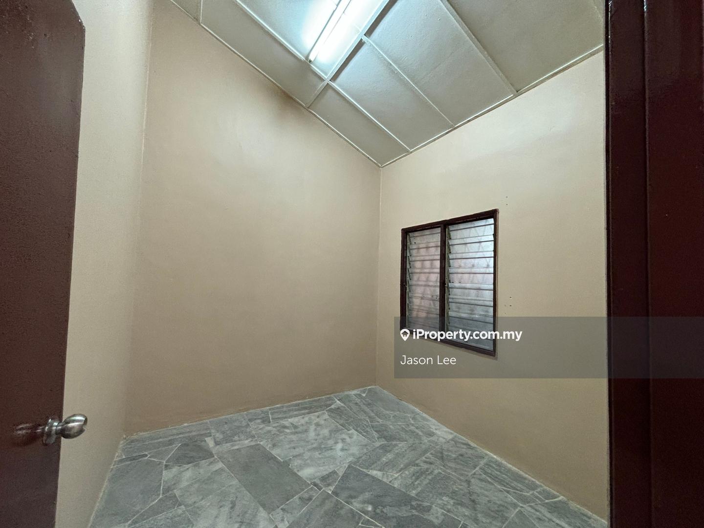 Rumah Berangkai 1 Tingkat untuk Dijual di Taman Harmoni, Seri Kembangan oleh Jason Lee - iProperty.com.my