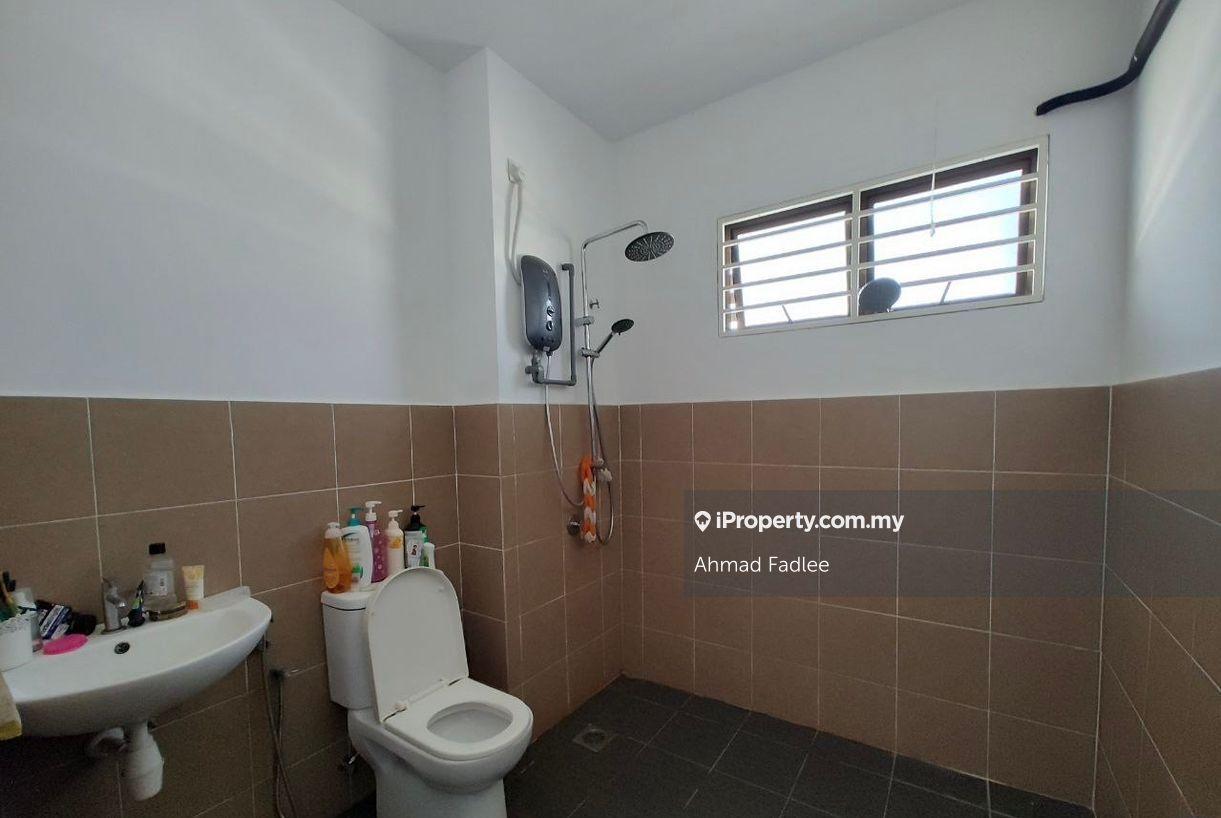Rumah Berangkai 2 Tingkat untuk Dijual di Taman Saujana Sekata, Bangi oleh Ahmad Fadlee - iProperty.com.my