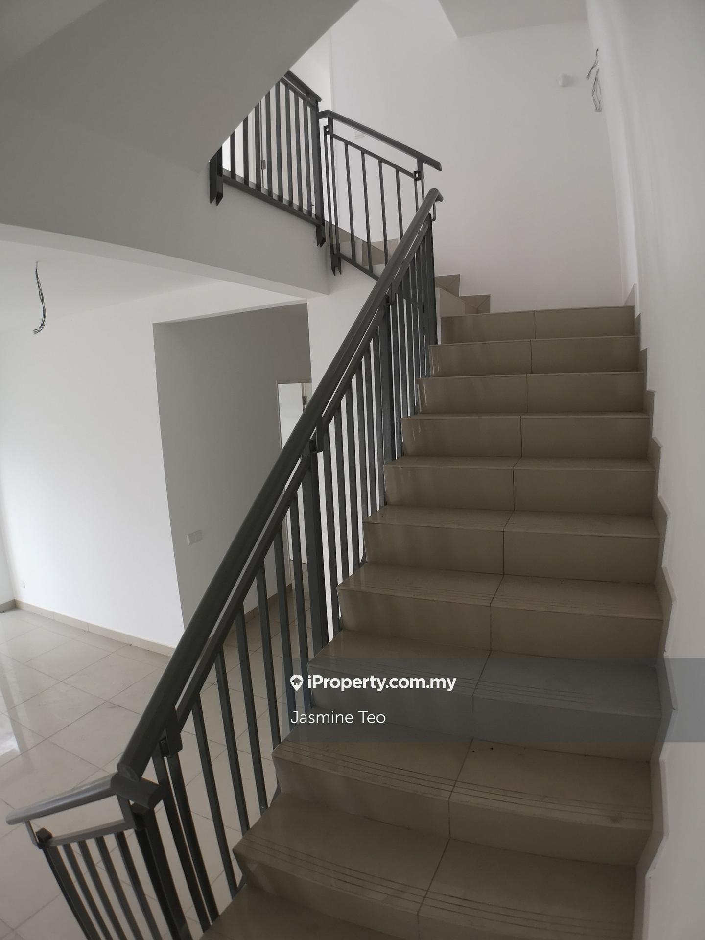 Rumah Berkembar untuk Dijual di Setia Utama 1, Setia Alam oleh Jasmine Teo - iProperty.com.my