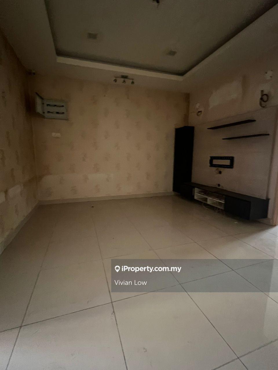 Rumah Berangkai 2.5 Tingkat untuk Dijual di Taman Suria Tropika, Seri Kembangan oleh Vivian Low - iProperty.com.my