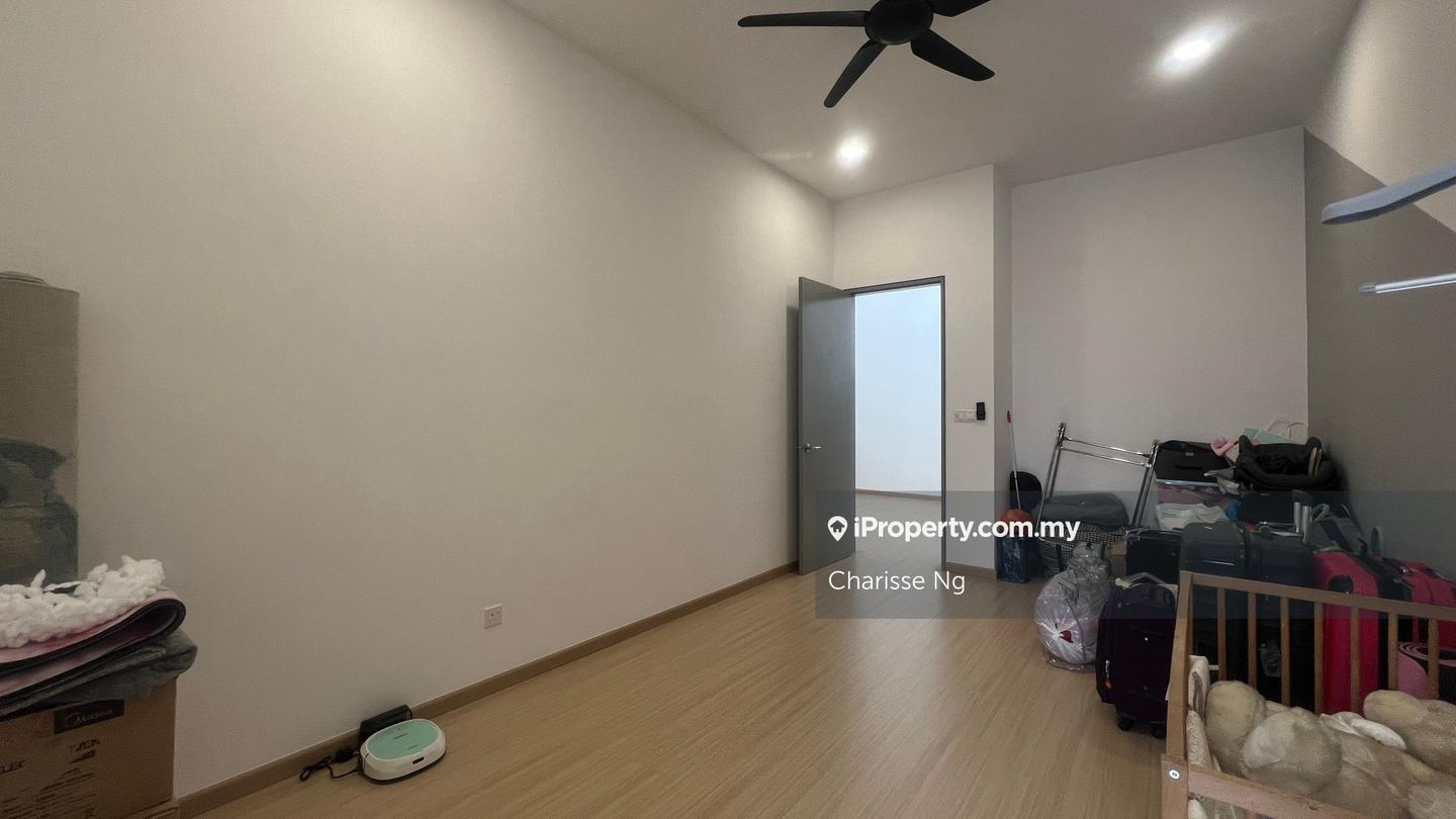 Rumah Berangkai 2 Tingkat untuk Dijual di Taman Semanja, Kajang oleh Charisse Ng - iProperty.com.my