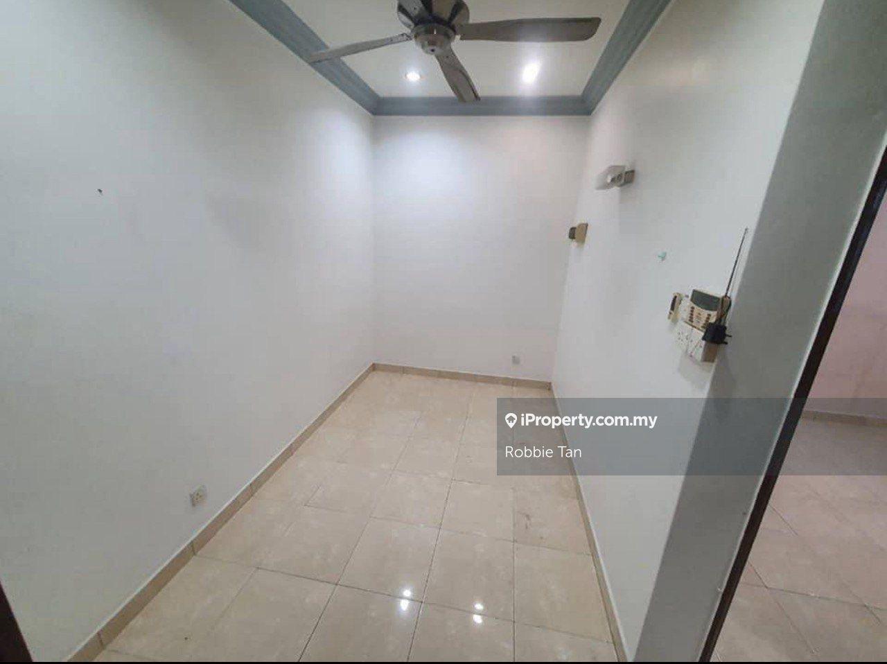 Rumah Berangkai 2 Tingkat untuk Dijual di Taman Austin Perdana, Tebrau oleh Robbie Tan - iProperty.com.my