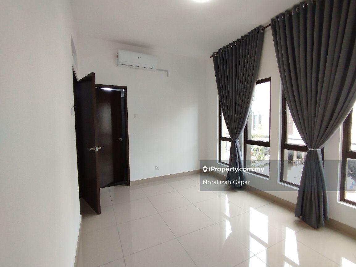 Townhouse for Sale in Kayu Ara, Selangor by NoraFizah Gapar - iProperty.com.my