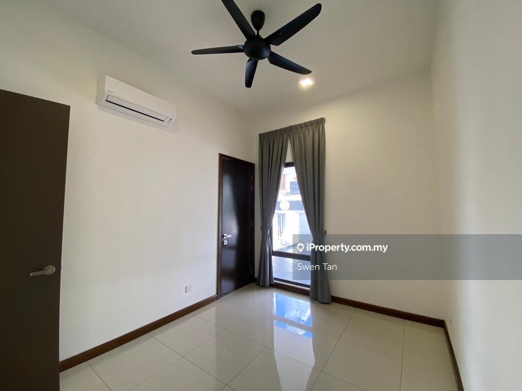 Rumah Berangkai 2 Tingkat untuk Dijual di Telok Panglima Garang, Selangor oleh Swen Tan - iProperty.com.my