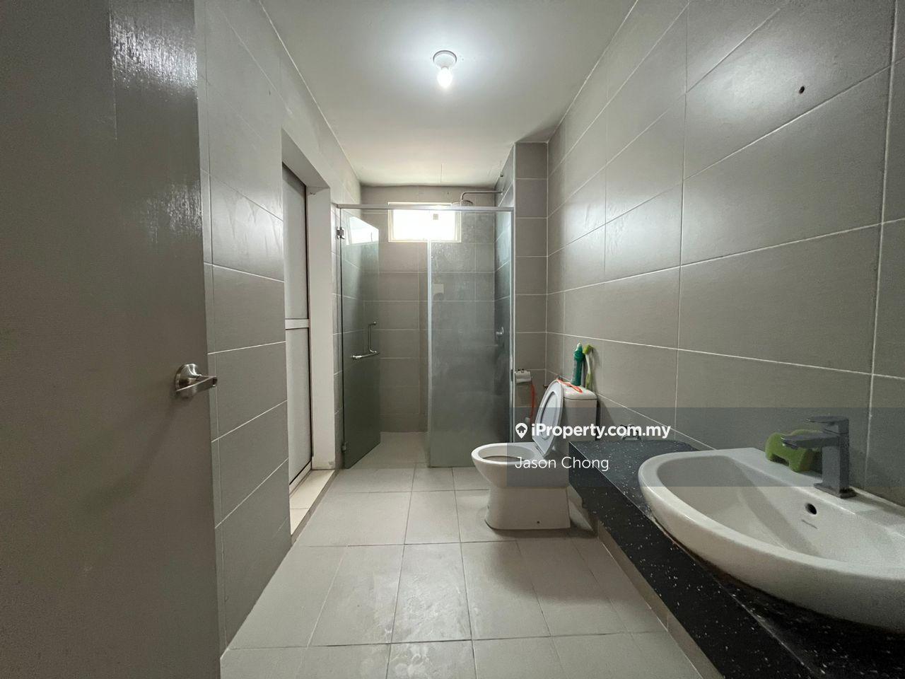 Rumah Berkembar untuk Dijual di Bandar Bukit Tinggi, Klang oleh Jason Chong - iProperty.com.my