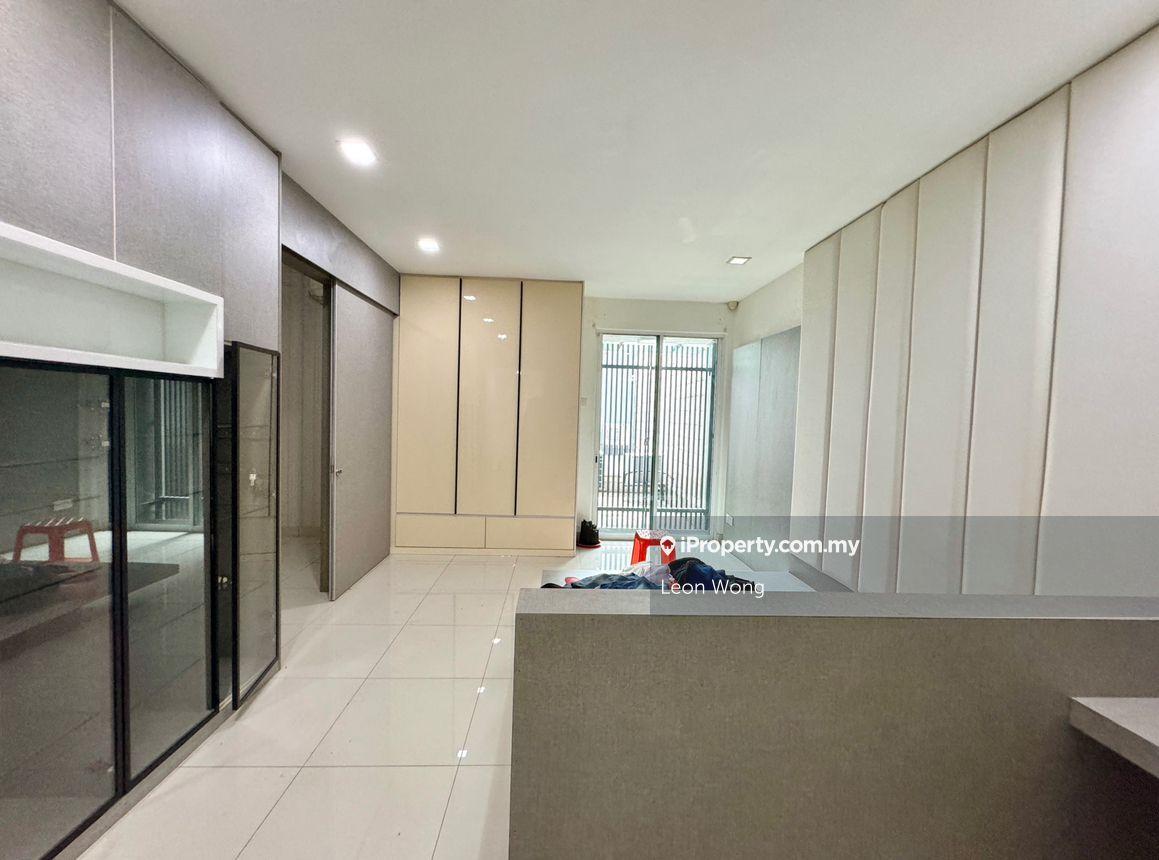 Rumah Berangkai 3.5 Tingkat untuk Dijual di TAMAN CASSIA Rawang ,Sri Hijau, New Green Park, Rawang oleh Leon Wong - iProperty.com.my