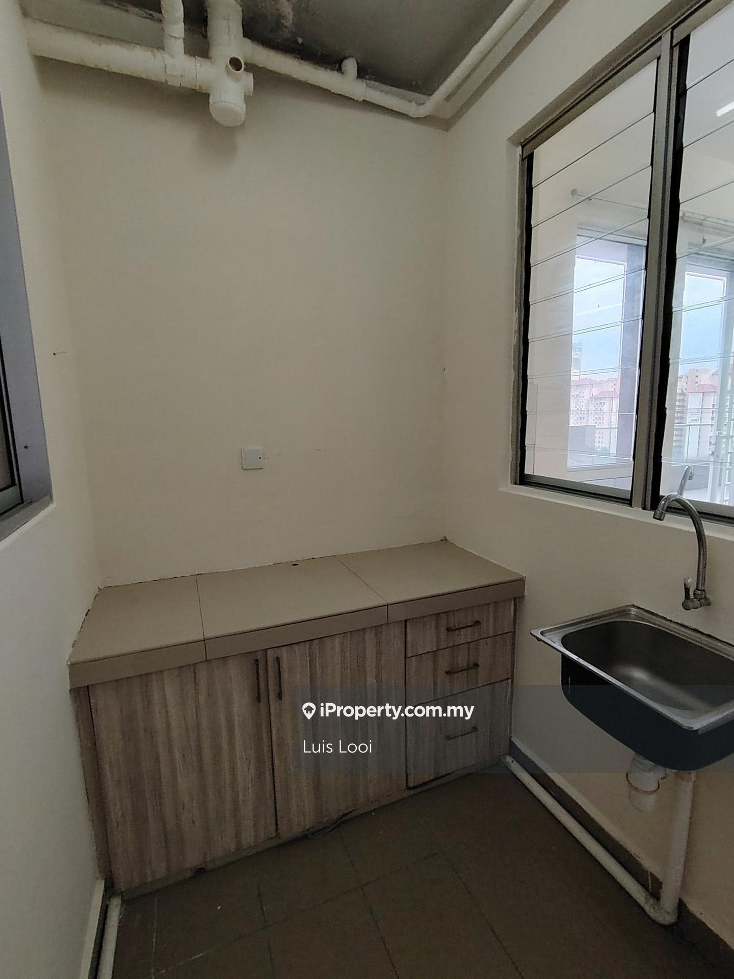 Service Residence for Rent in Platinum Lake PV 21 by Luis Looi - iProperty.com.my