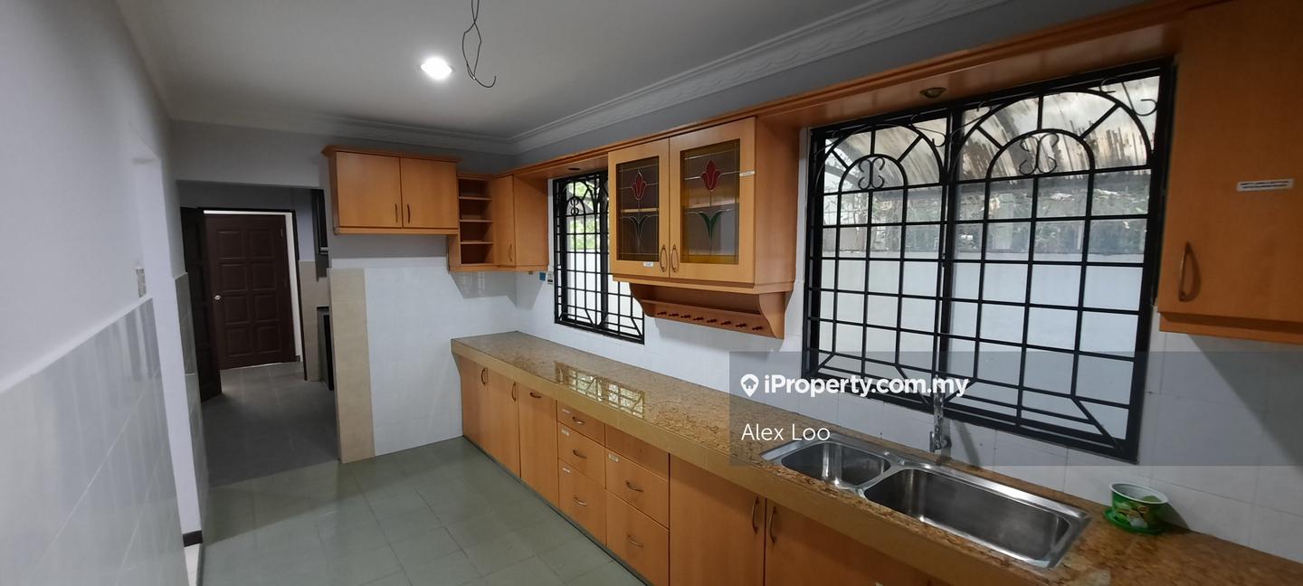 Bungalow House for Sale in Taman Ampang Utama, Ampang by Alex Loo - iProperty.com.my