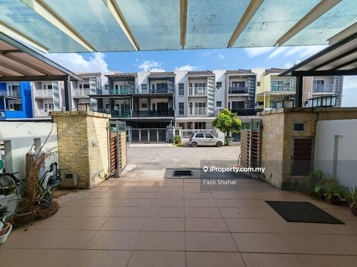 Rumah Berangkai 2.5 Tingkat untuk Dijual di Abadi Heights, Puchong oleh Fazli Shahar - iProperty.com.my