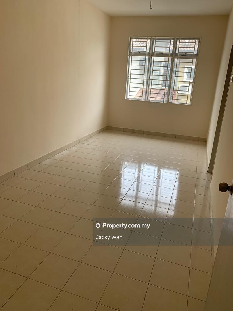 Rumah Berangkai 2 Tingkat untuk Dijual di Taman Putra Impiana, Puchong oleh Jacky Wan - iProperty.com.my