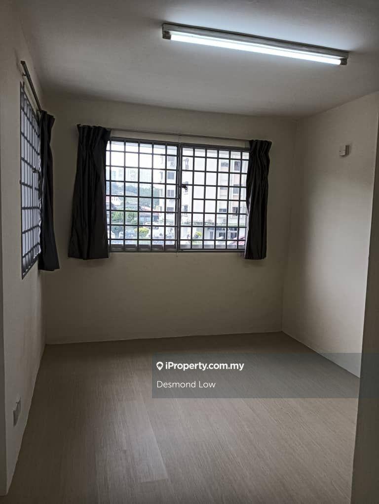 Pangsapuri untuk Dijual di Taman Kristal oleh Desmond Low - iProperty.com.my