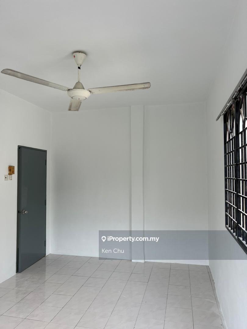 Townhouse for Sale in Taman Sinaran, Balakong by Ken Chu - iProperty.com.my