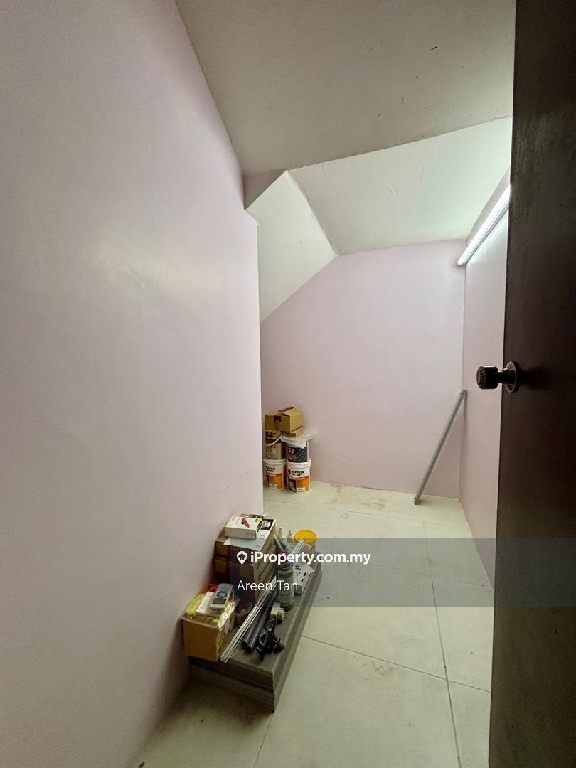 Rumah Berangkai 2 Tingkat untuk Dijual di Kampung Teluk Gadong Besar, Klang oleh Areen Tan - iProperty.com.my