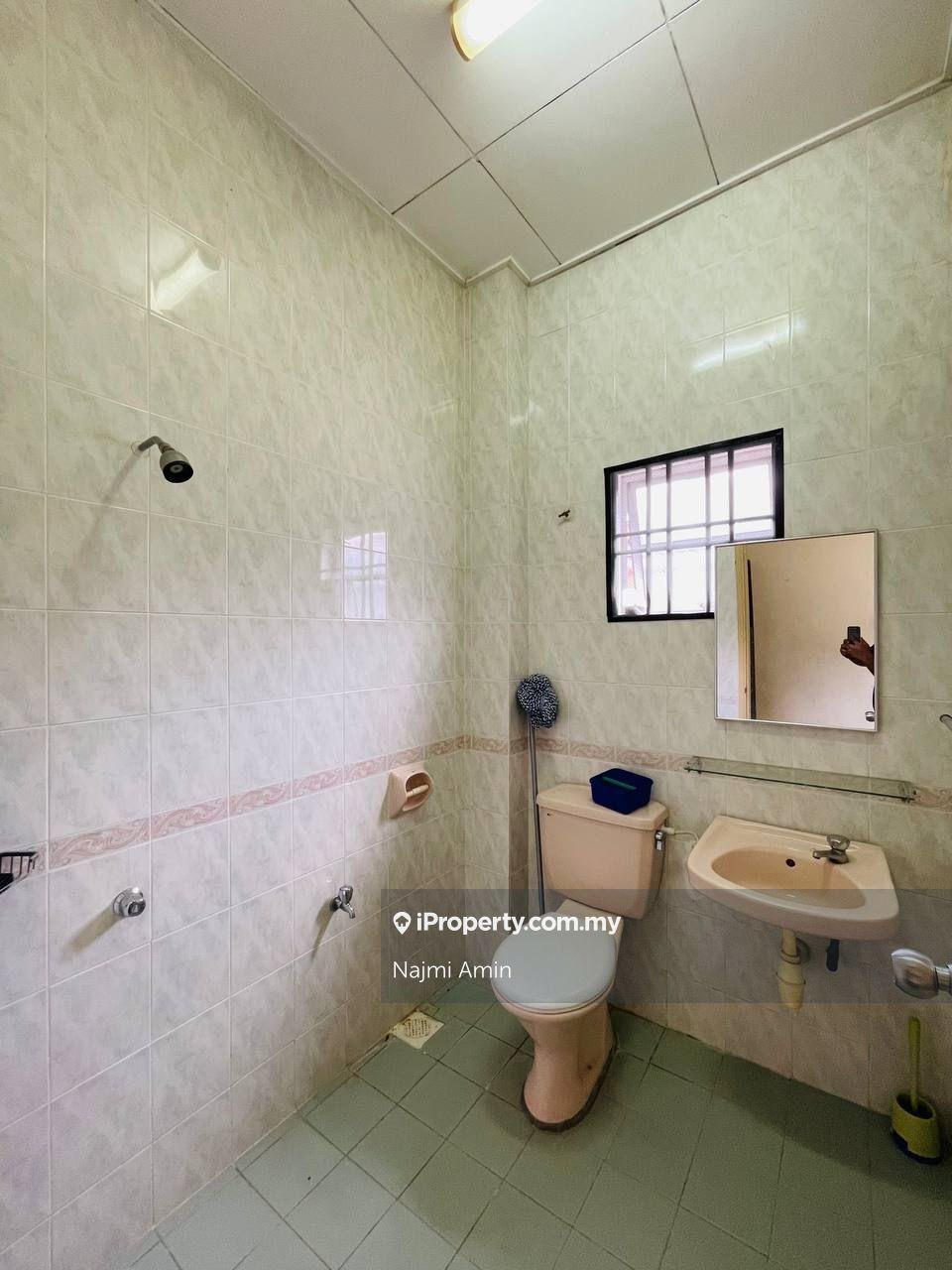 Terraced House for Sale in Bukit Jelutong, Shah Alam by Najmi Amin - iProperty.com.my