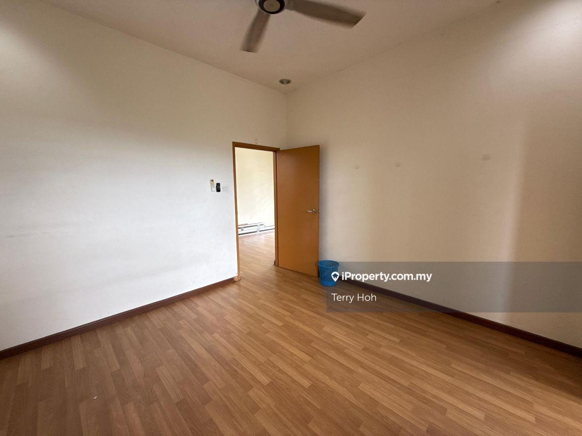 Rumah Berkembar untuk Dijual di Taman Anggun, Rawang oleh Terry Hoh - iProperty.com.my