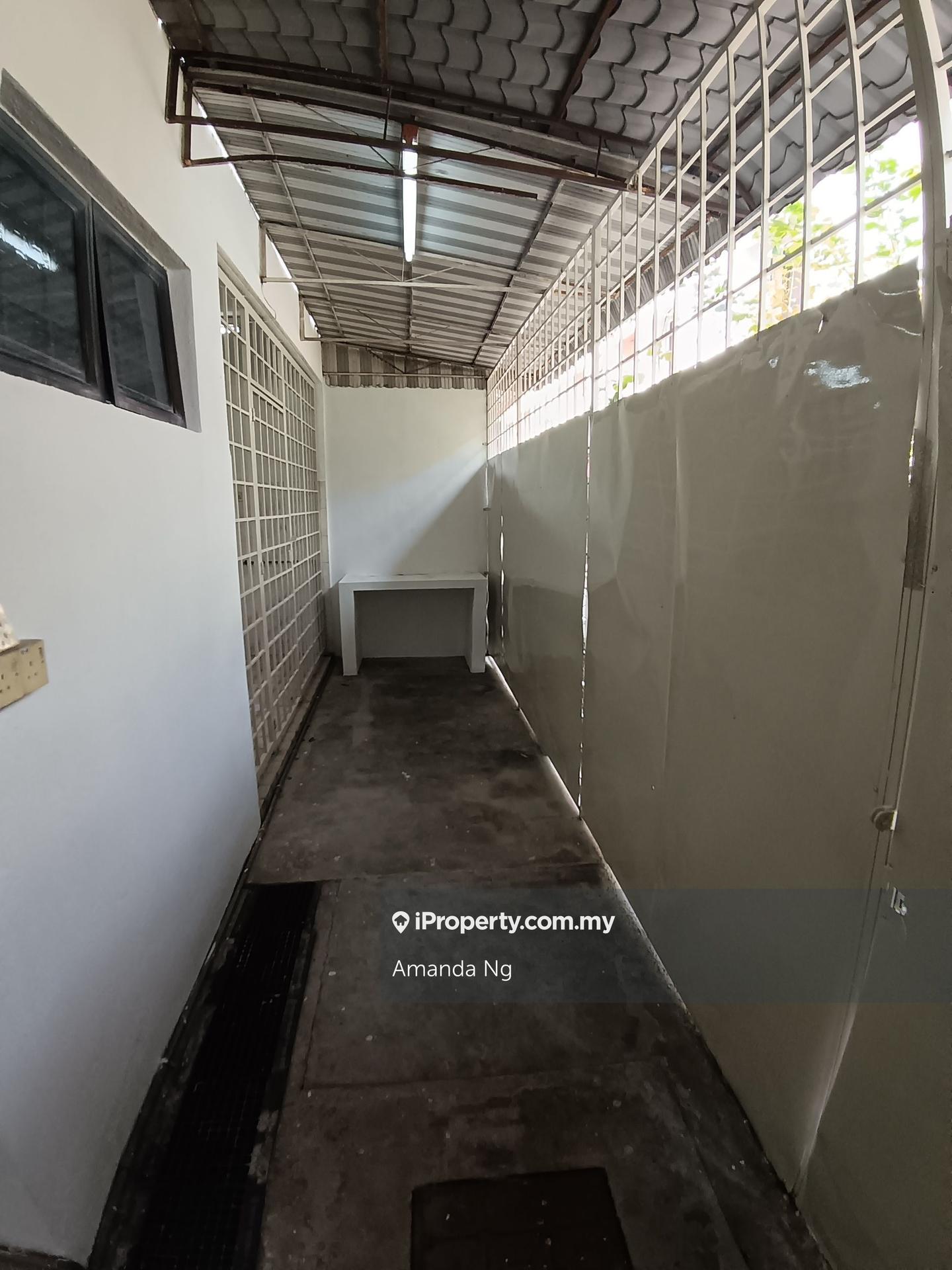 Rumah Berkembar untuk Disewa di Bandar Utama 11, Bandar Utama oleh Amanda Ng - iProperty.com.my