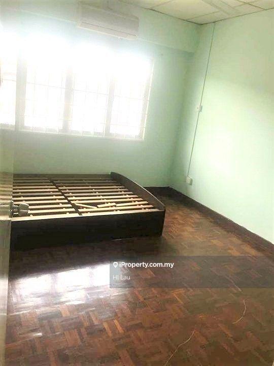Pangsapuri untuk Dijual di Putra Permai Block C oleh Hl Lau - iProperty.com.my