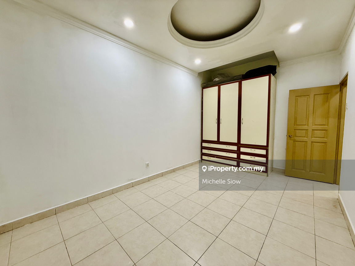 Townhouse for Sale in Taman Lagenda Mas, Cheras by Michelle Siow - iProperty.com.my