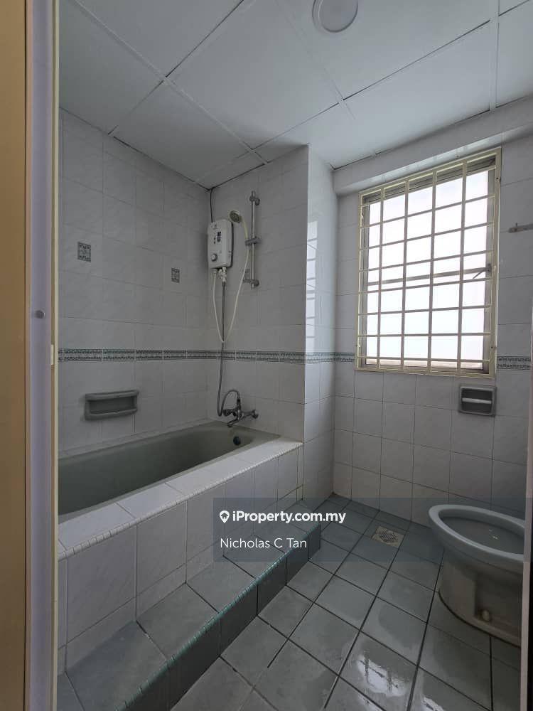 Kondominium untuk Disewa di Pantai Panorama Condominiums oleh Nicholas C Tan - iProperty.com.my