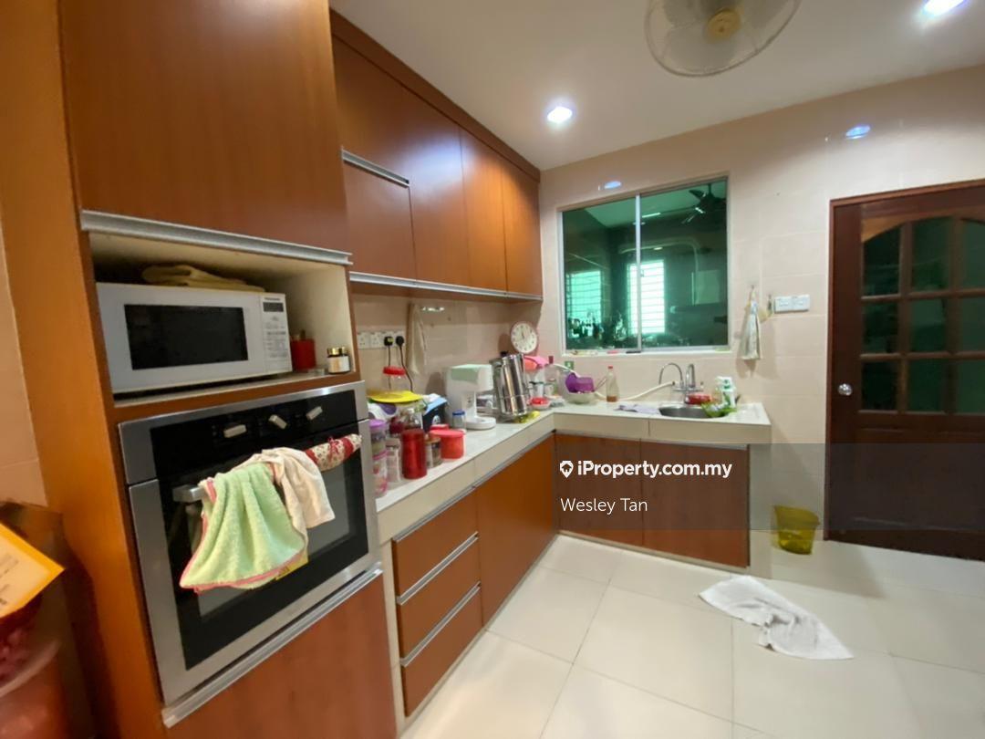 Rumah Berangkai 2 Tingkat untuk Dijual di Taman Merak Mas 2 Storey Corner Big Land For Sale, Bukit Baru oleh Wesley Tan - iProperty.com.my