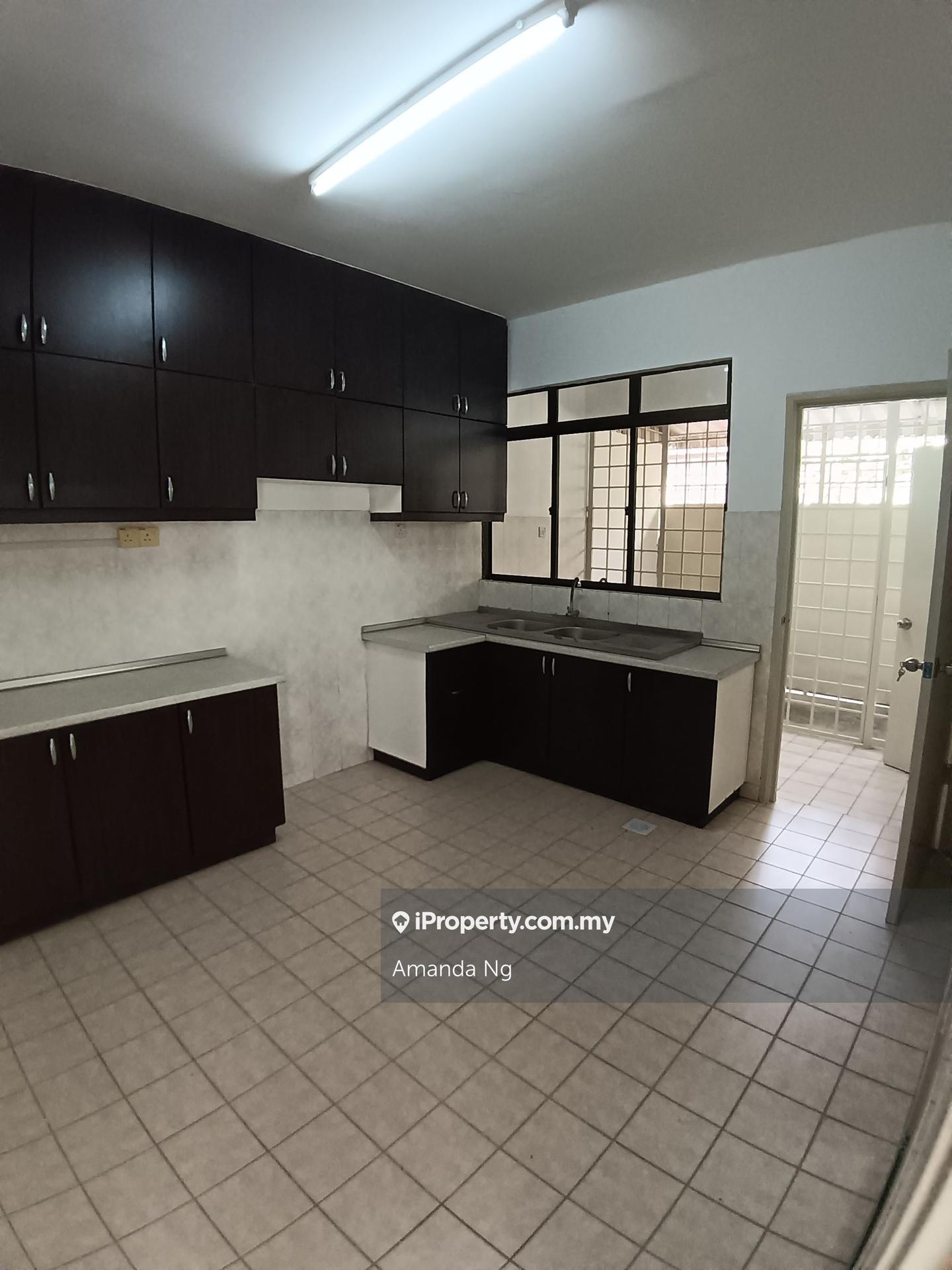 Rumah Berkembar untuk Disewa di Bandar Utama 11, Bandar Utama oleh Amanda Ng - iProperty.com.my