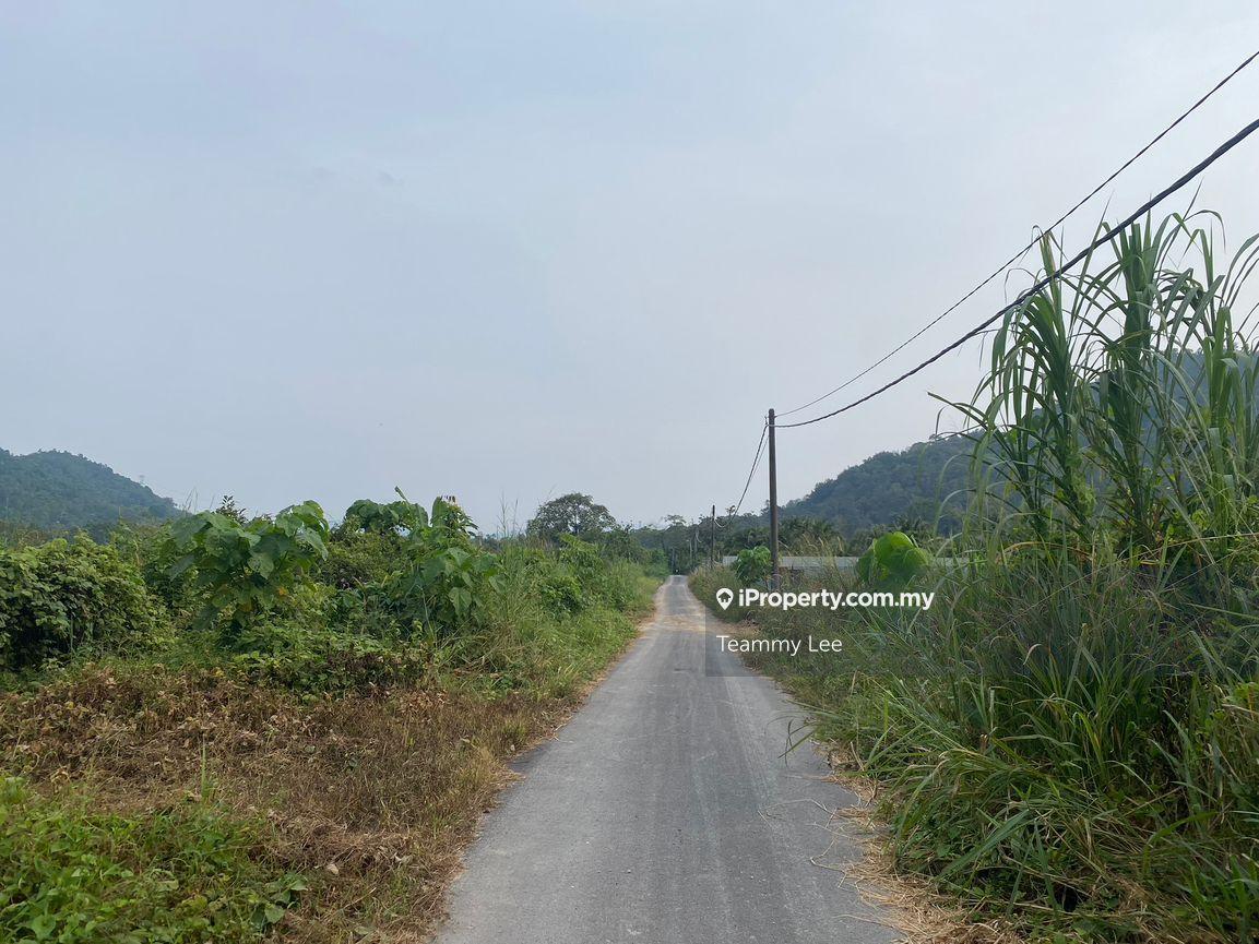 Agricultural Land for Sale in Broga , Sak Da Tok Temple, Electric Ready, Tar Roa, Lenggeng by Teammy Lee - iProperty.com.my