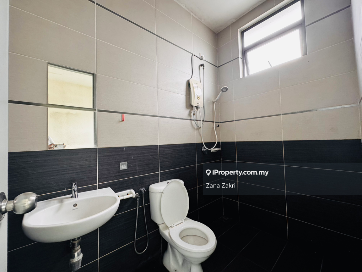 Rumah Berangkai 3 Tingkat untuk Dijual di TAMAN UKAY TROPIKA, Ampang oleh Zana Zakri - iProperty.com.my