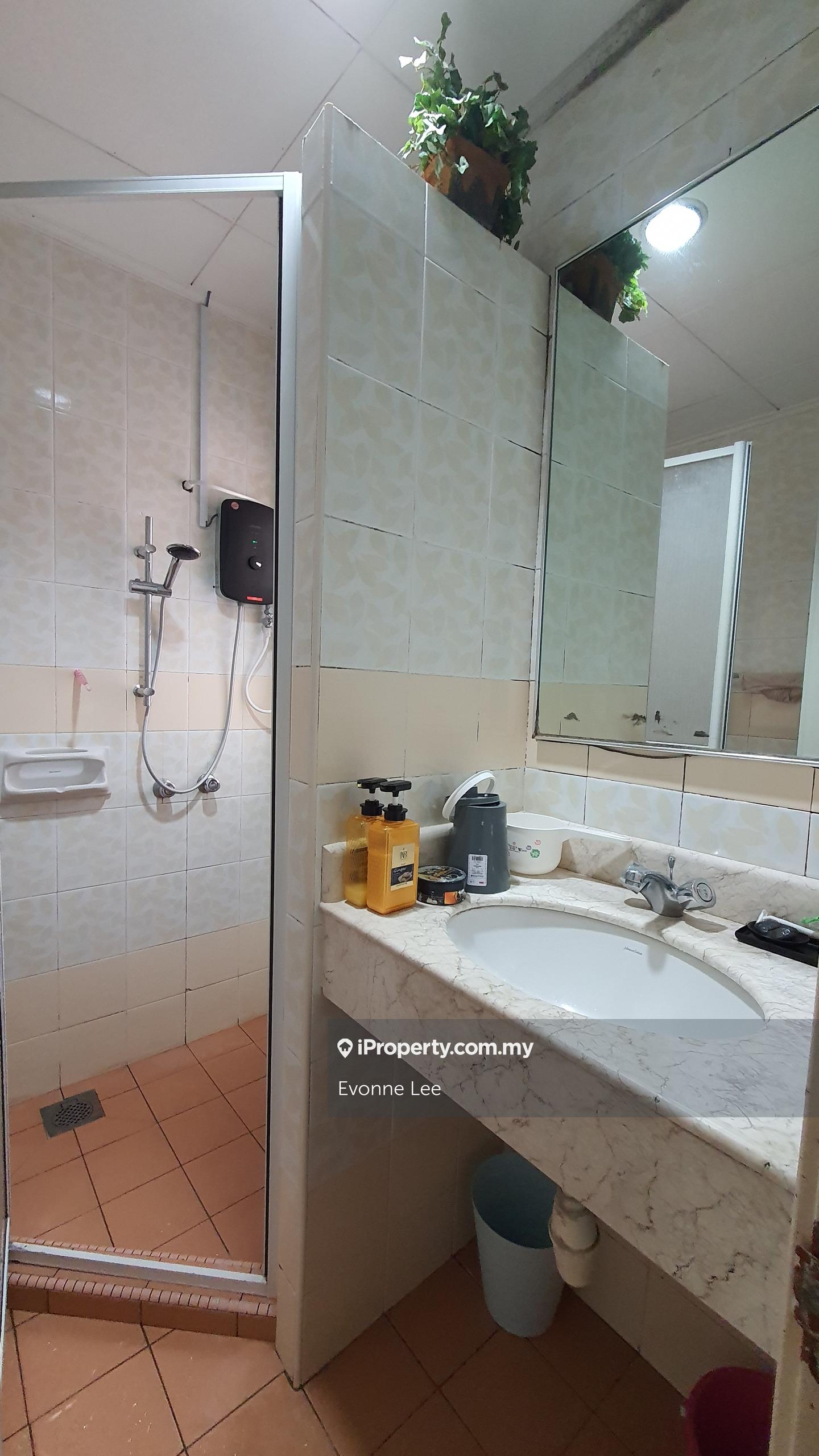 Rumah Berangkai 2 Tingkat untuk Dijual di Mutiara Homes, Mutiara Damansara, Petaling Jaya oleh Evonne Lee - iProperty.com.my