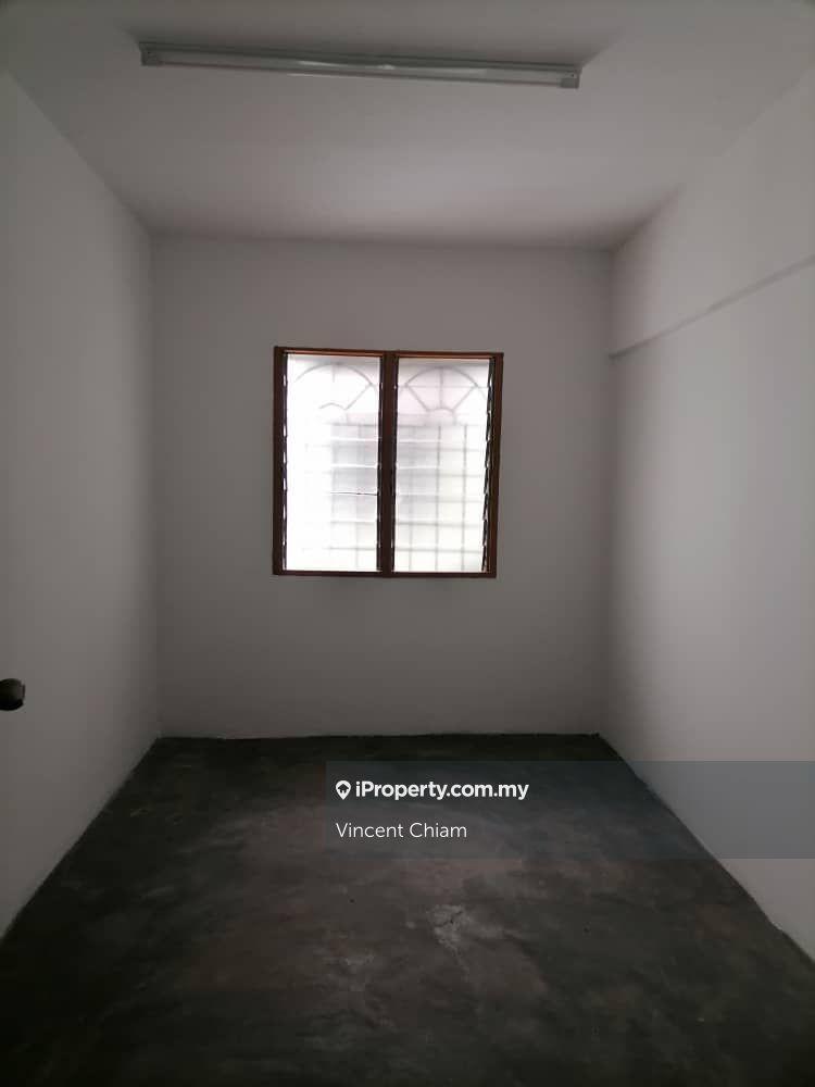 Rumah Pangsa untuk Dijual di Lestari Apartment oleh Vincent Chiam - iProperty.com.my