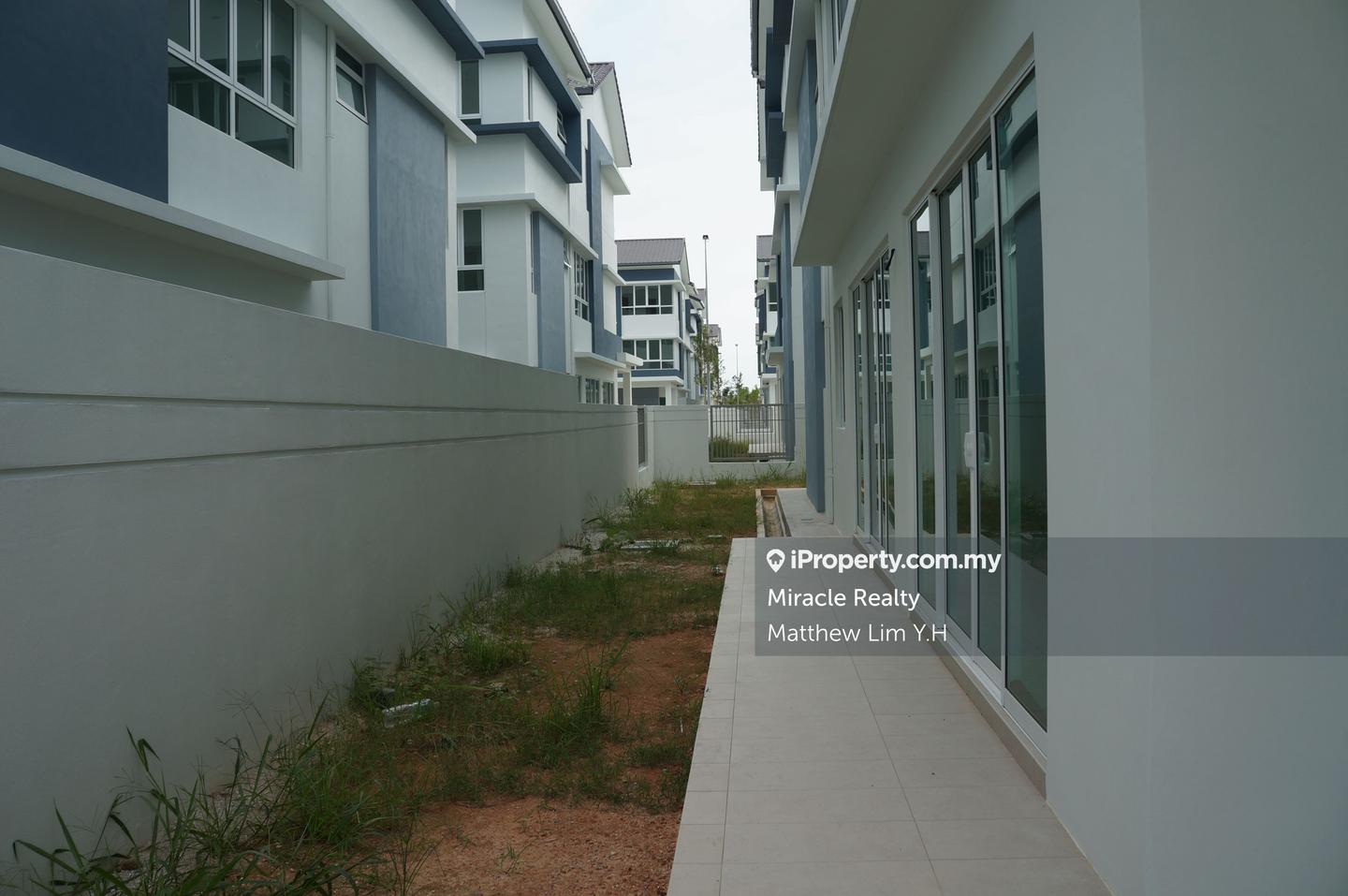 Semi-Detached House for Sale in Ambang Botanic, Klang by Matthew Lim Y.H - iProperty.com.my