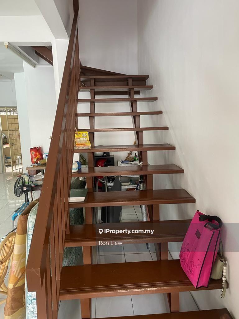 2-storey Terraced House for Sale in Taman Pinggiran Putra, Seri Kembangan by Ron Liew - iProperty.com.my