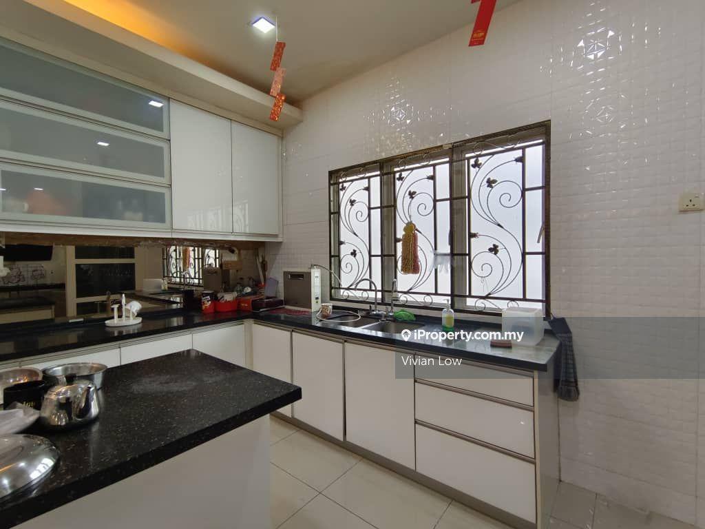 Rumah Berangkai 2.5 Tingkat untuk Dijual di Taman Suria Tropika, Seri Kembangan oleh Vivian Low - iProperty.com.my