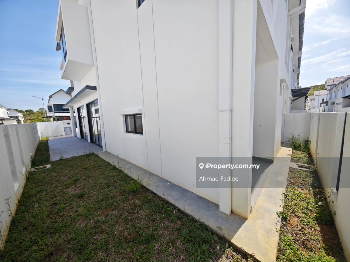 Rumah Berangkai 2 Tingkat untuk Dijual di Bandar Serenia, Dengkil oleh Ahmad Fadlee - iProperty.com.my