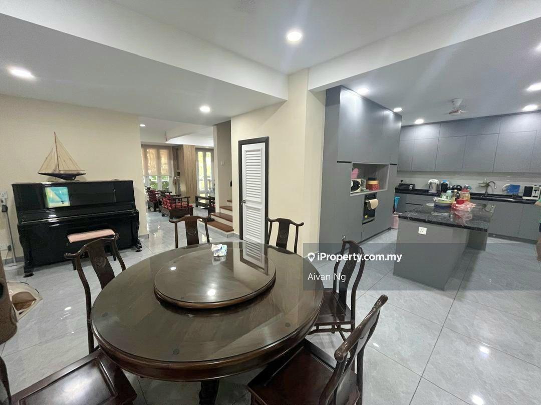 Rumah Berkembar untuk Dijual di Suria Residence, Cheras oleh Aivan Ng - iProperty.com.my