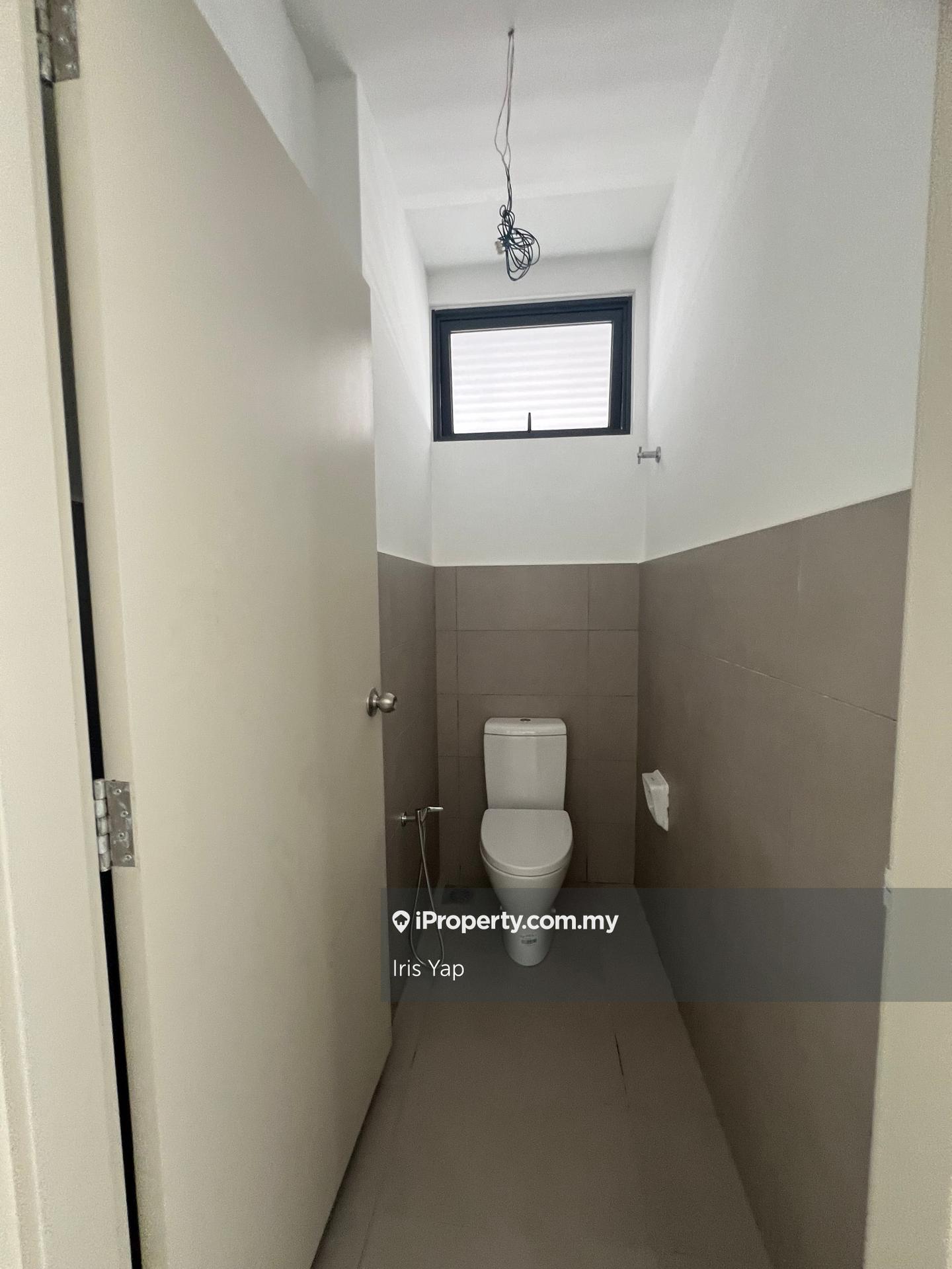 Pejabat-Runcit untuk Dijual di Akasa Business Park Cheras South ,balakong, Balakong oleh Iris Yap - iProperty.com.my