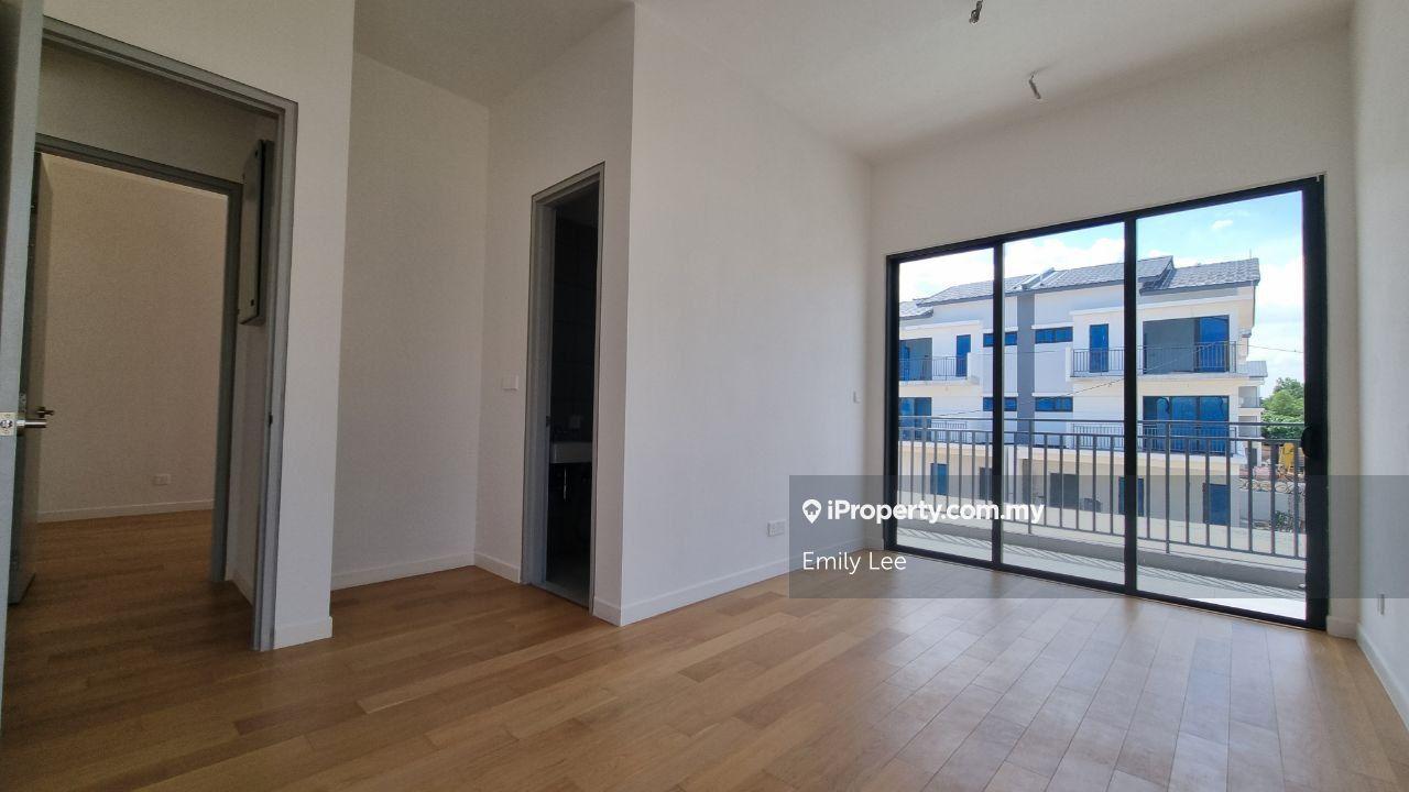 Semi-Detached House for Sale in Kwasa Damansara, Sungai Buloh by Emily Lee - iProperty.com.my